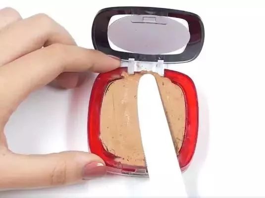 如何修复烂了的口红,口红碎了修复的最佳方法
