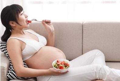 宝宝在左边胎动明显说明什么,胎动总是在左侧宝宝是什么姿势