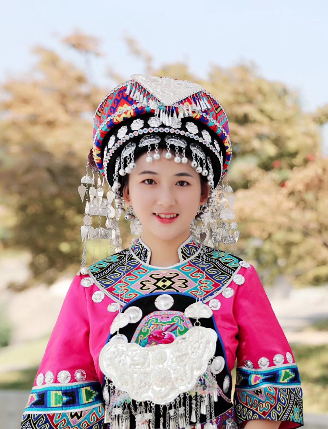 少数民族美女风景图,少数民族美女唯美图片