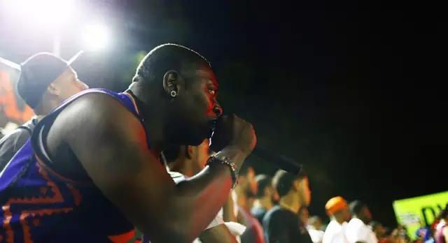 简直杀人，球场飞踹16岁少年！别把我们的篮球场变凶案现场