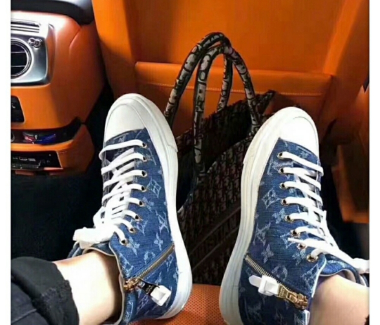 男生裸睡该不该穿短裤,晚上睡觉该不该穿文胸