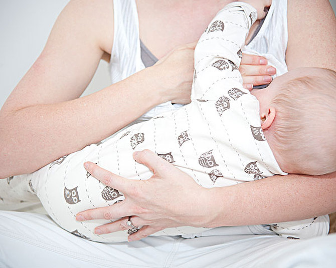 哺乳期妈妈发烧可以吃萘普生吗,哺乳期妈妈发烧可以吃布洛芬吗