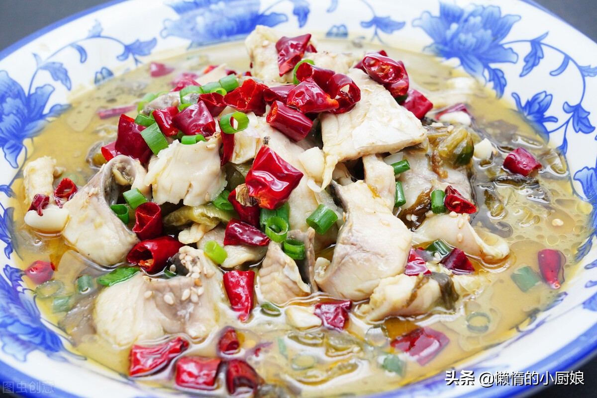 草鱼肉片怎么做最好吃又嫩,草鱼最好吃做法香嫩爽口汤汁浓厚