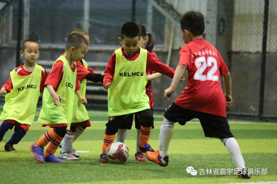 快乐童年，足球相伴！——震宇足球俱乐部“超级比赛日”精彩瞬间