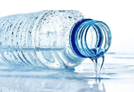 宝宝奶粉怎么冲才更有营养,新手妈妈不懂的奶粉选购技巧