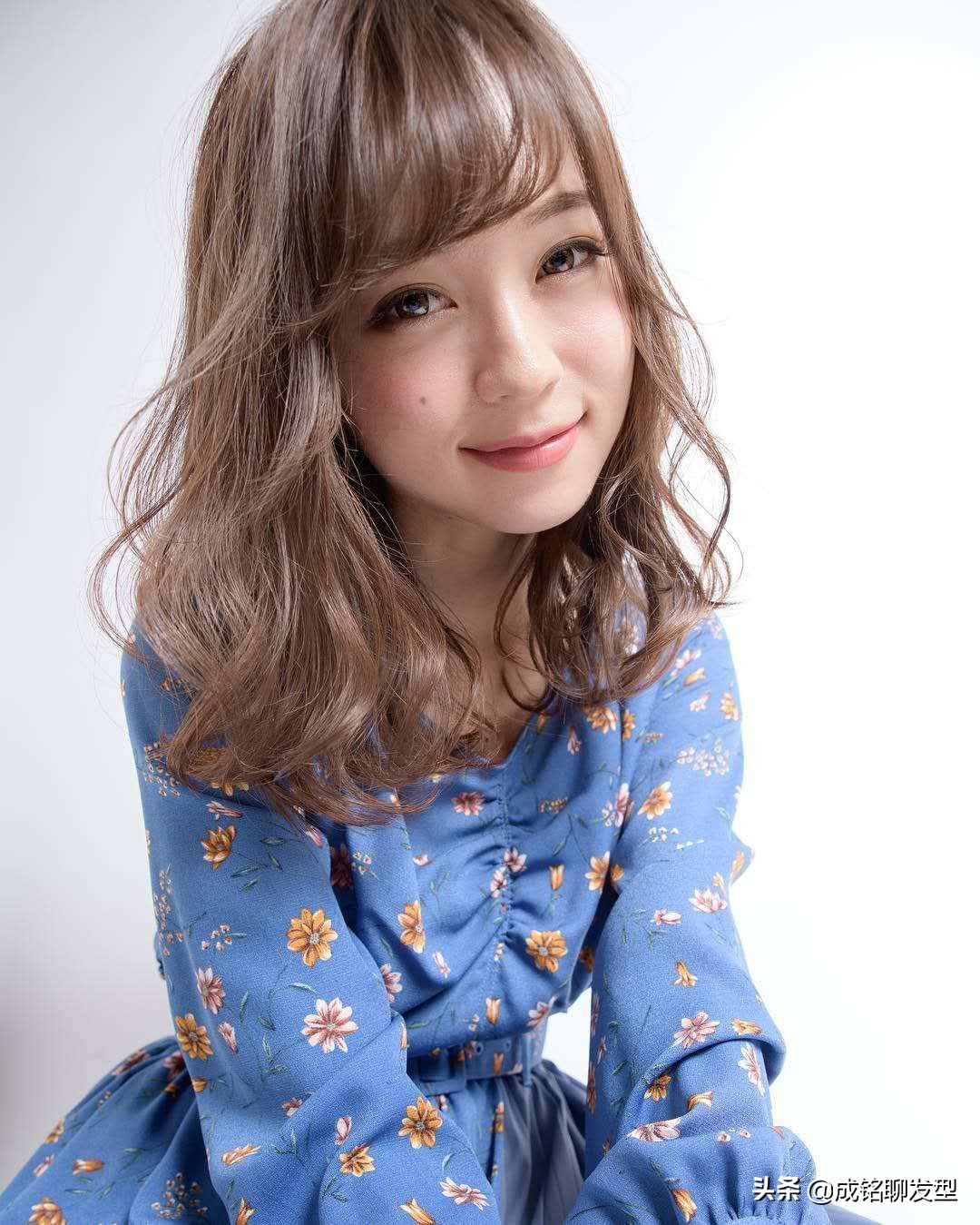 适合圆脸型女生的12款发型,适合圆脸女生的发型简单编发高雅