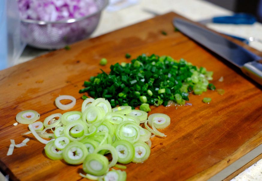 川菜大师教的葱香牛肉面，香辣过瘾，比麻辣小面更好吃