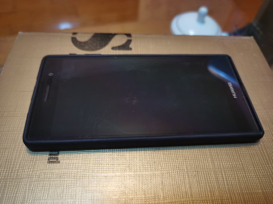 今天“断舍离”,收拾出来12部老手机,咋处理呢?