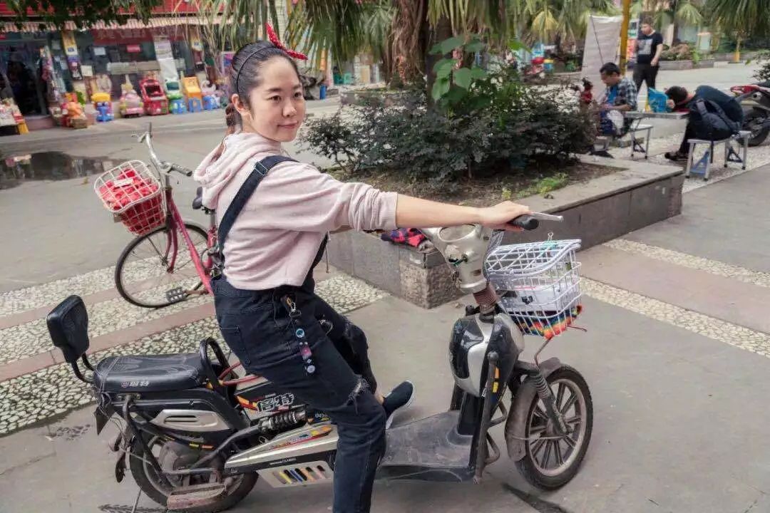 闻香识女人探戈舞曲bgm,歌曲闻香识女人简评