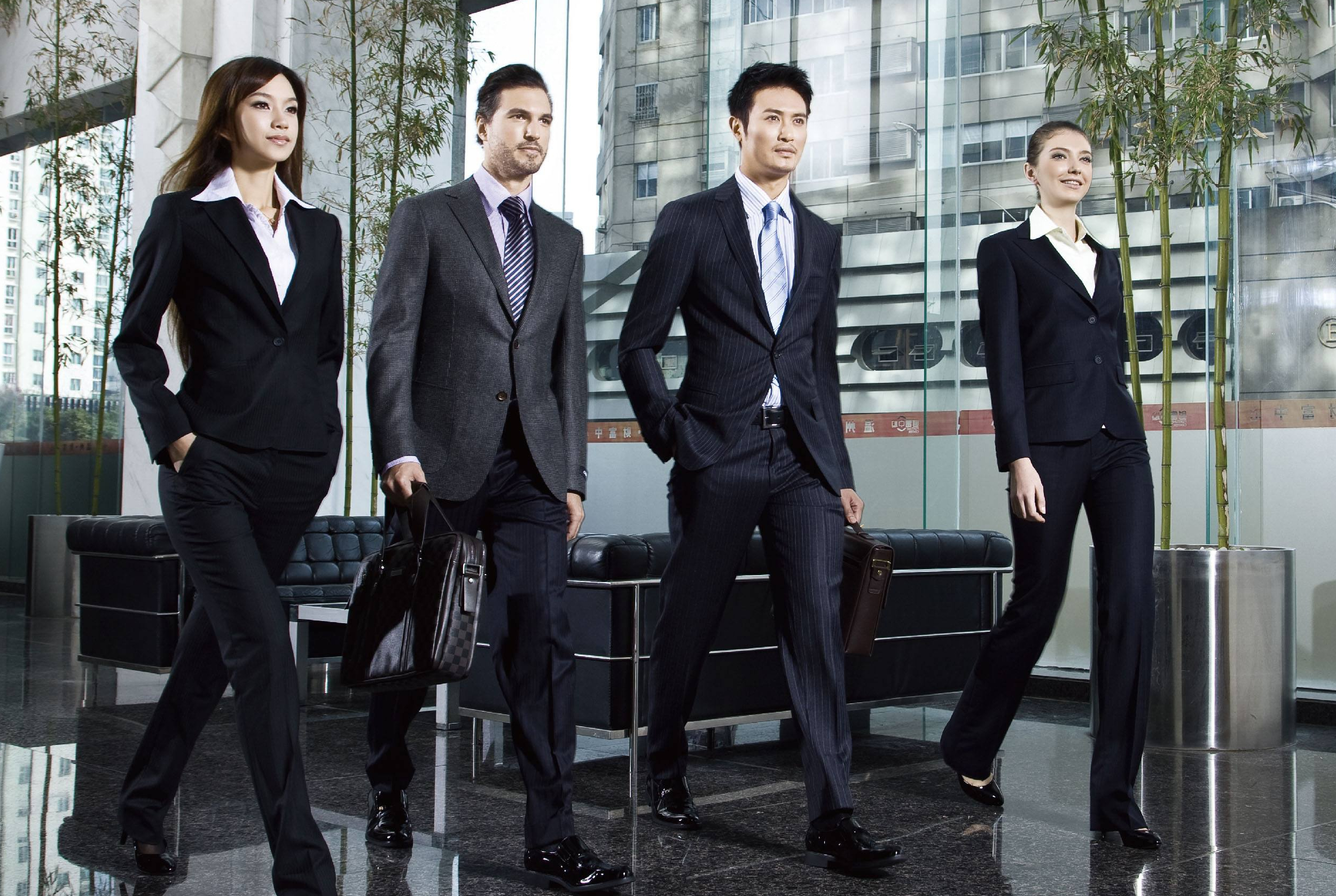 便携式熨烫机如何熨衬衫,衣服起皱哪款熨烫机好