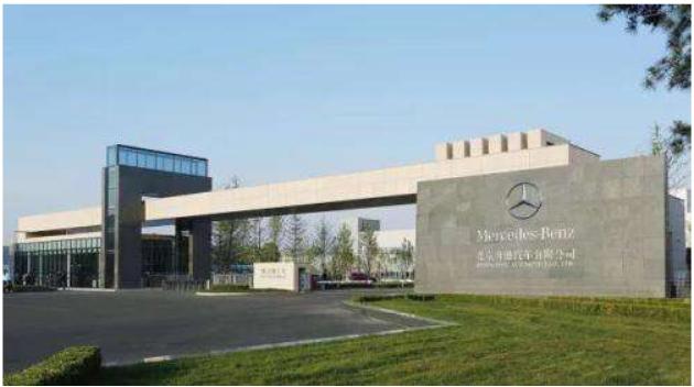 奔驰e保养被偷偷换电瓶,奔驰车从4s店保养完自燃