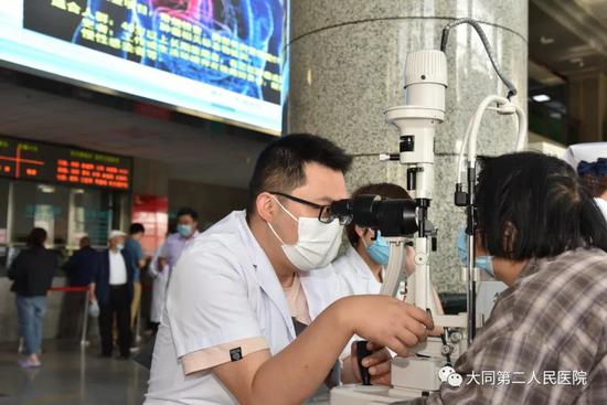 爱眼日义诊走进残疾人康复中心,医院眼科爱眼护眼义诊活动