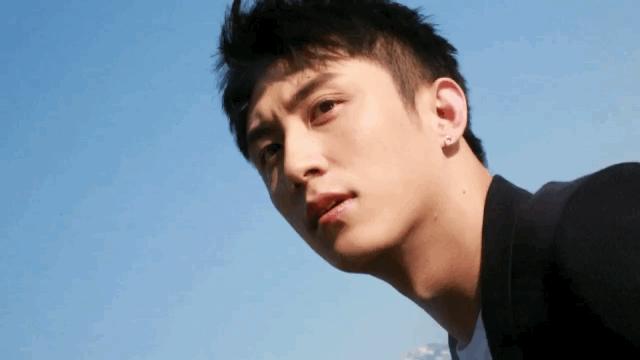 钢铁直男黄景瑜搞笑视频,黄景瑜钢铁直男完整版