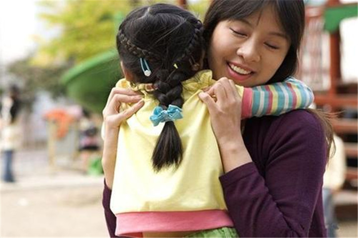 中国式逗娃毁掉孩子多少安全感吗,中国式逗娃逗笑了家长伤害了孩子