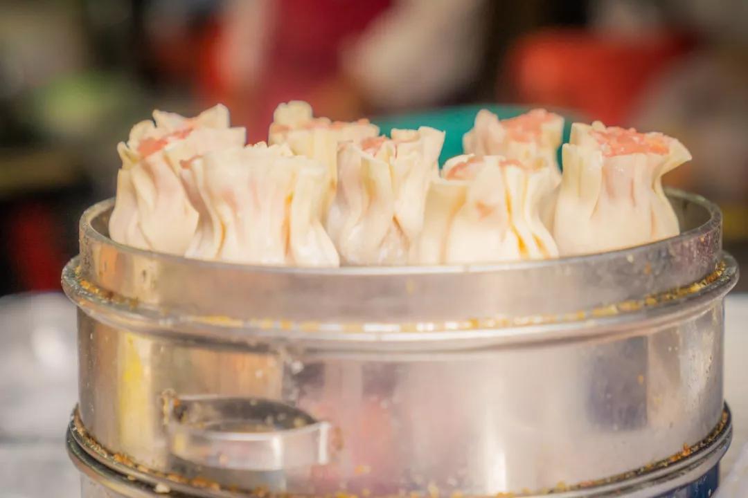 朱家角古镇和新场古镇哪个大一点,新场古镇和朱家角哪里好吃的多