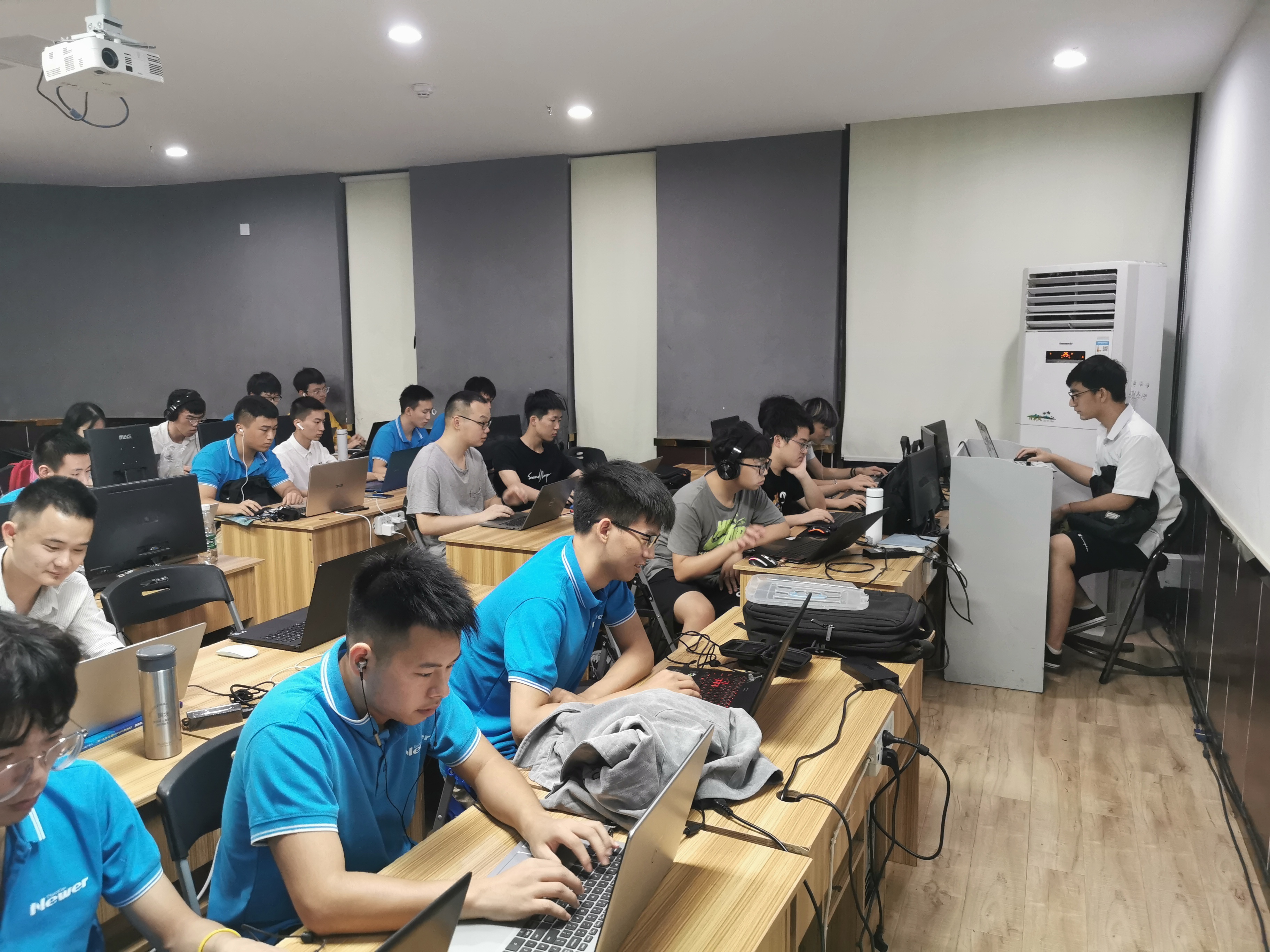 职等你来,长沙it职业学校