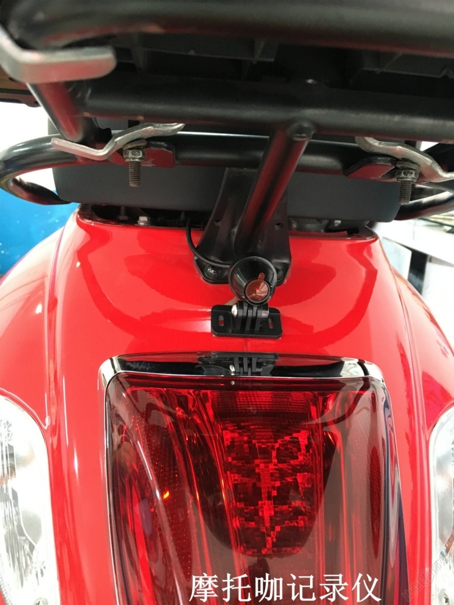 vespa装hfk行车记录仪,vespa摩托车gps装哪