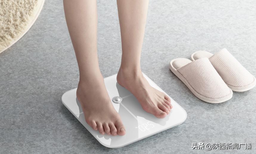 脚后跟疼是怎么回事中医,脚后跟疼是怎么回事一走路就疼