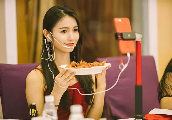 李佳琦买1亿的房子 (李佳琦1.12亿购豪宅怎么看)