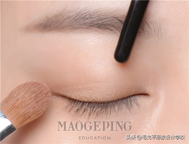 新手化妆秋冬氛围感眼妆,美妆小白也能轻松驾驭的眼妆教程