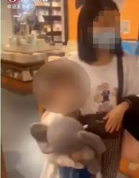 小学生*拍偷**妈妈大尺度视频遭疯传:性教育,你等不起