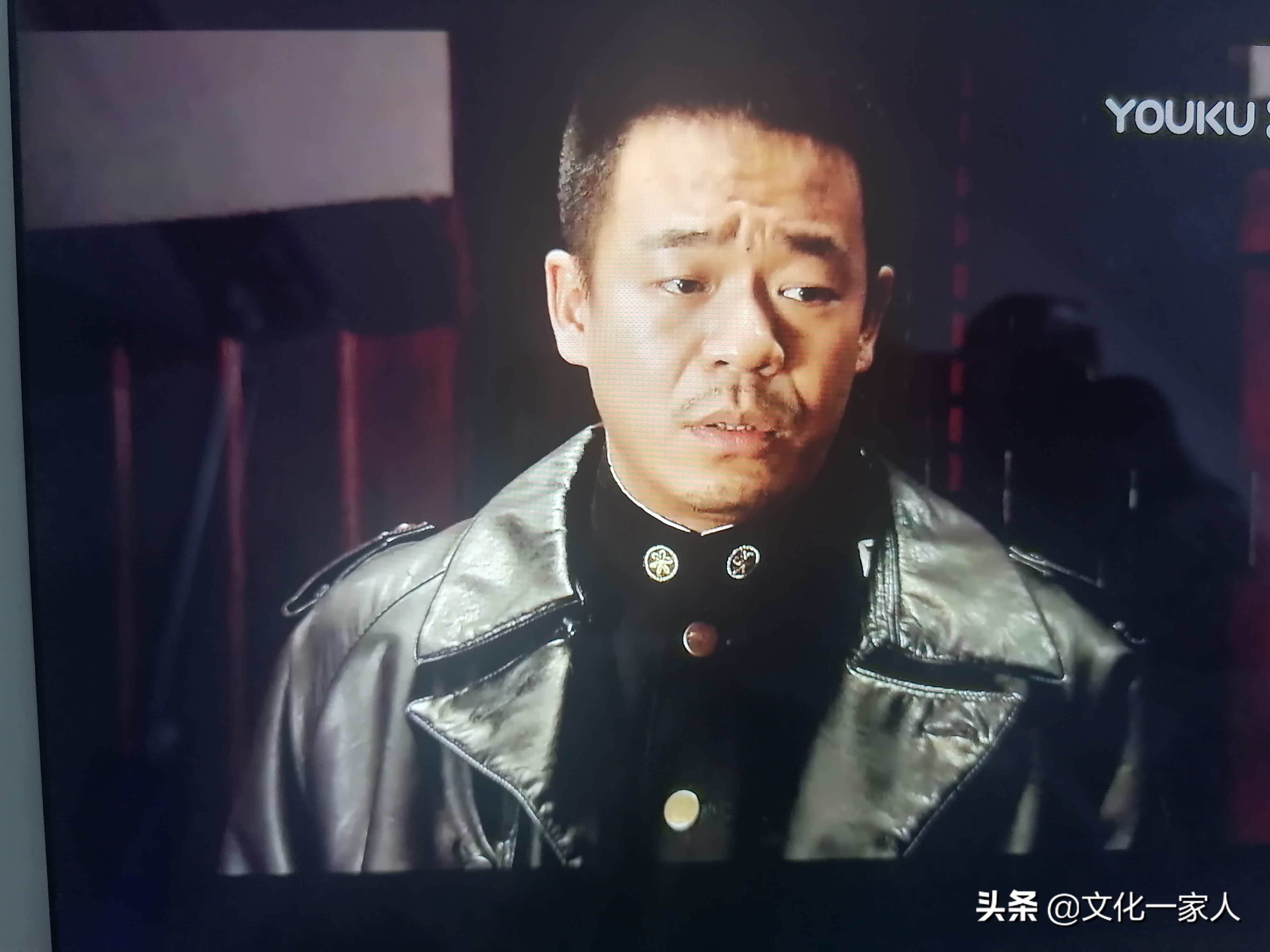 《悬崖》：一场敌中有我，我中有敌，斗智斗勇命悬一线的生死较量