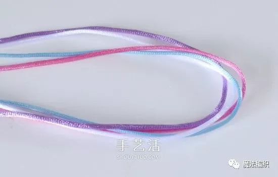 四股绳如何编织好看的手链,用编织绳怎样编手链简单