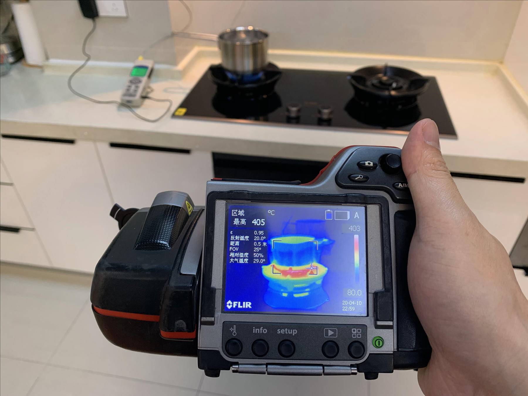 嵌入式燃气灶怎么防油污,嵌入式燃气灶如何选择炉头