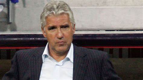 又一个救火教练，来说说十几年前这位主教练和中国留洋先锋的故事