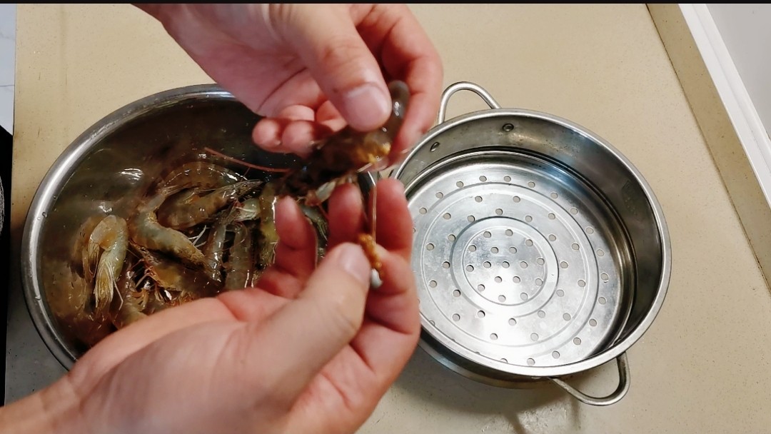 死掉的小河虾太小怎么清理干净,小河虾捞出之后先怎么处理能吃