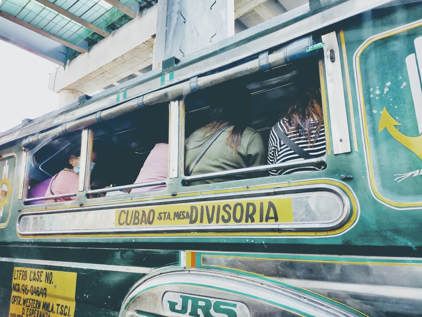 实弹射击or公墓拍大片？| 跟90后小伙儿在马尼拉“玩儿很野”