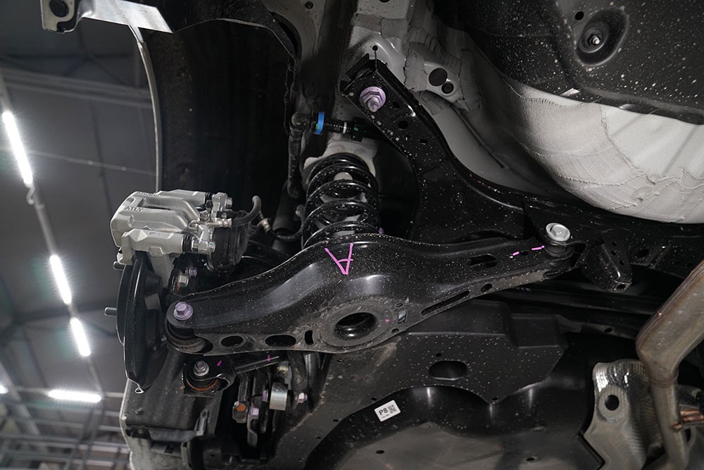 雷凌跟雷凌双擎底盘区别,21款雷凌底盘和24款雷凌底盘区别