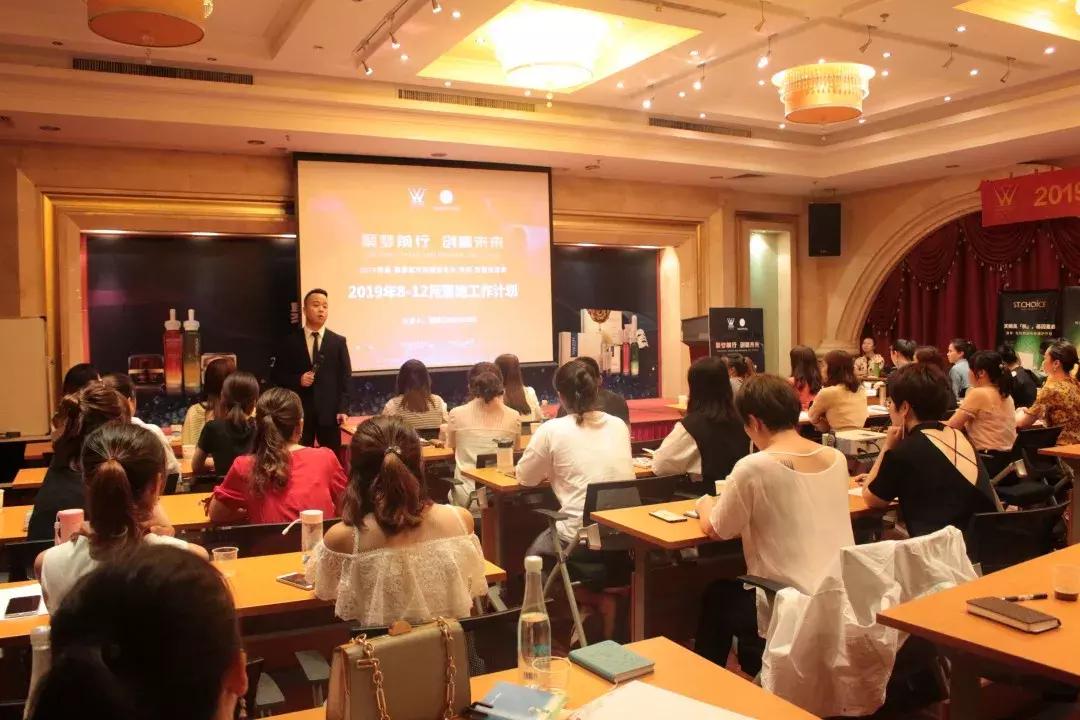 鑱氭ⅵ鍓嶈鑺傜洰,鑱氭ⅵ鍓嶈