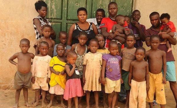 37岁妈妈生16个孩子,37岁妈妈生7个娃