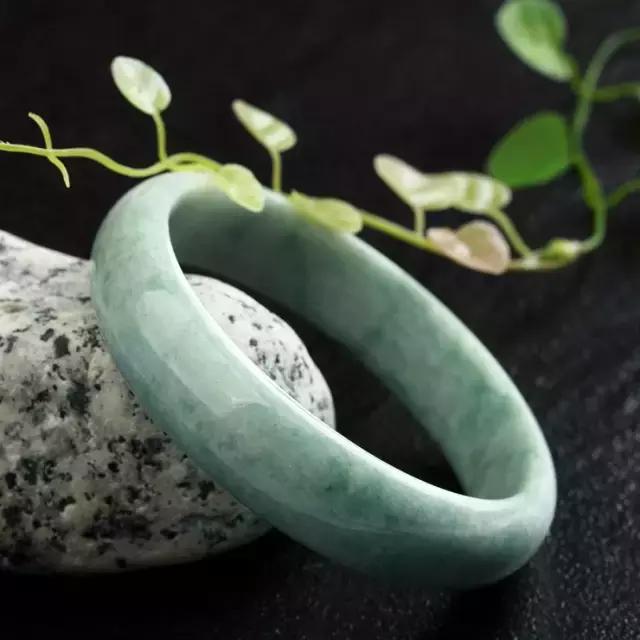 翡翠史上最有名的五件翡翠,翡翠十大色种介绍