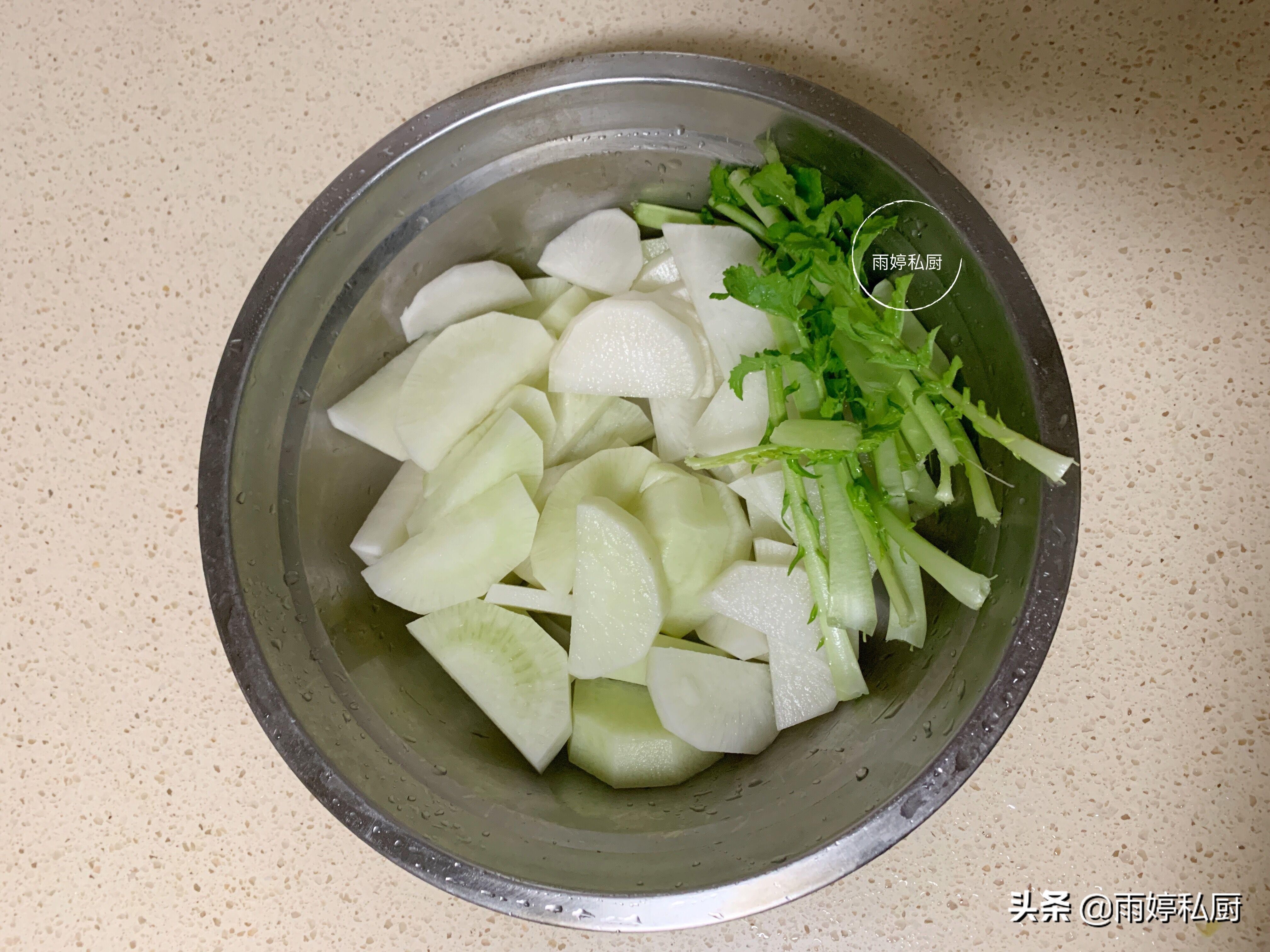 羊肉汤怎么做才好吃又没有膻味呢,在家也能做出暖胃驱寒美味羊肉汤