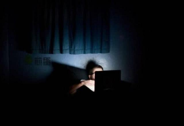 为什么女性讨厌头发稀疏的男生,为什么女生讨厌男生看照片