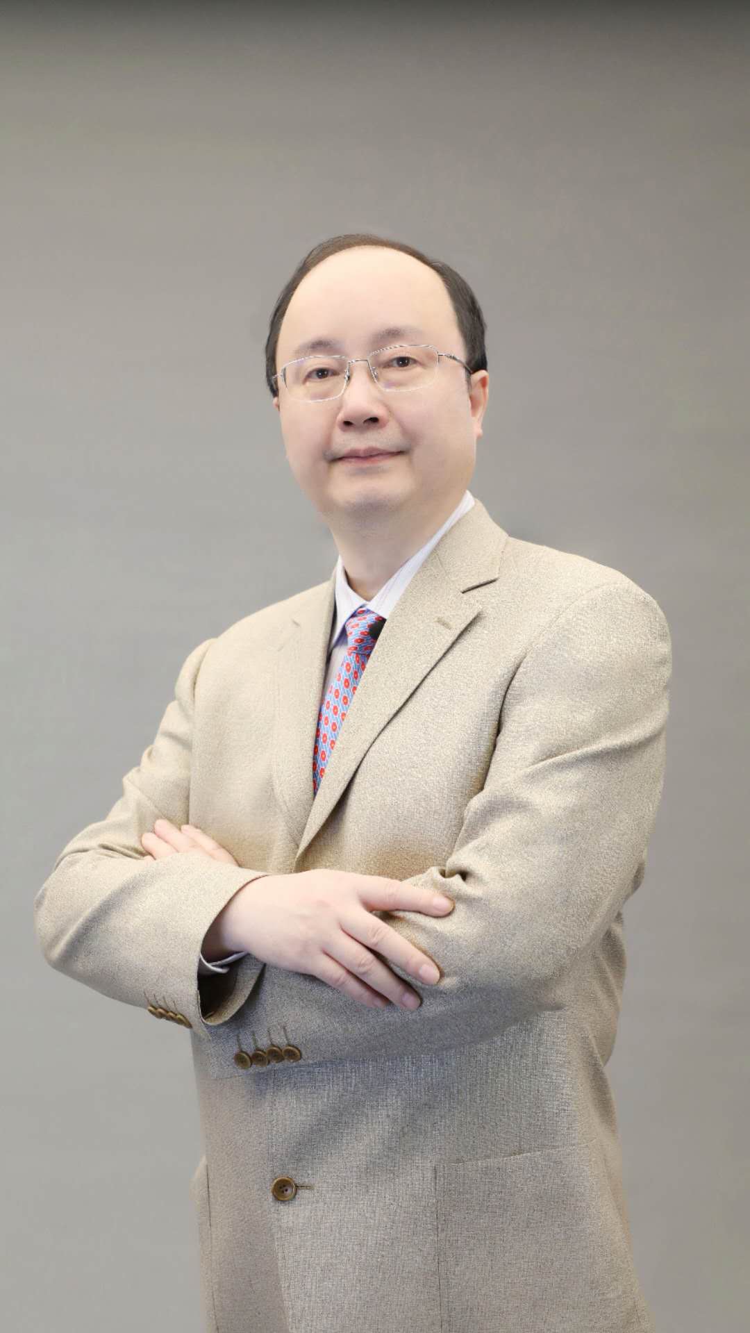 做近视眼手术不能顺产吗,做近视眼手术可以让眼睛有神吗