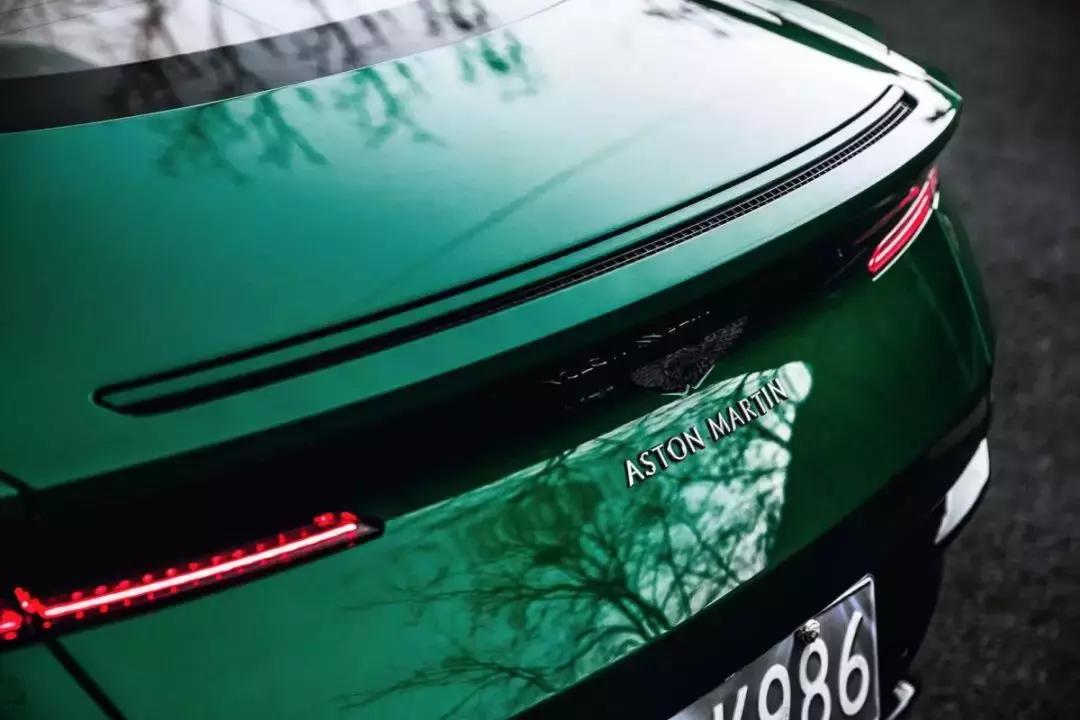 夏东阿斯顿马丁db11试驾,嗜驾