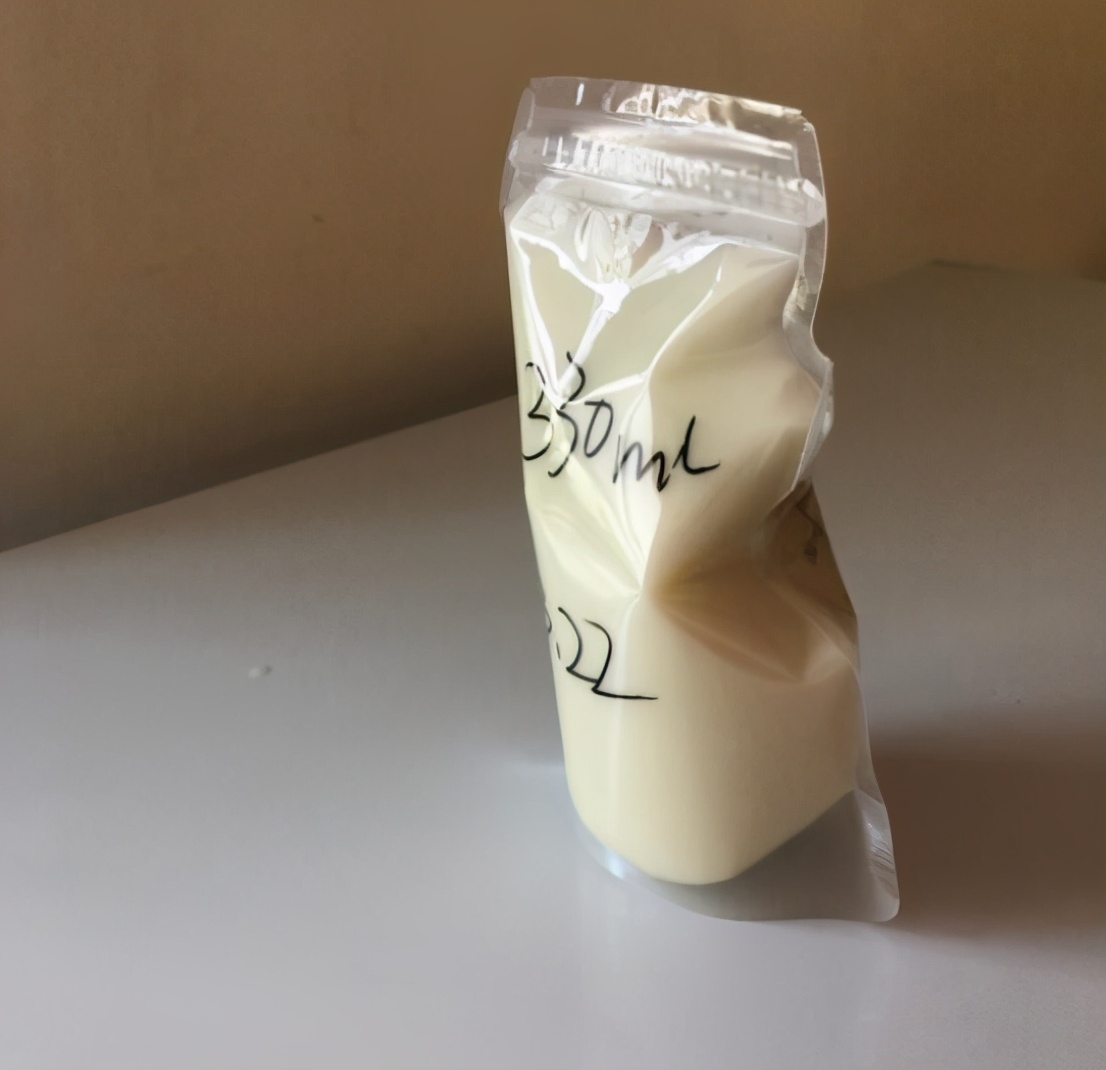 产后开奶是吸奶器好还是催乳师好,产后奶水不足吃哪个下奶