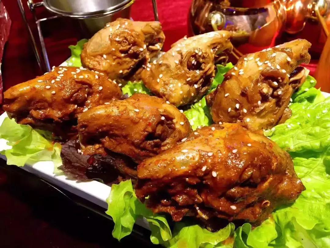 怎么可以吃兔兔？因为你没遇见它，千元水晶锅、5D餐桌让你炫目！