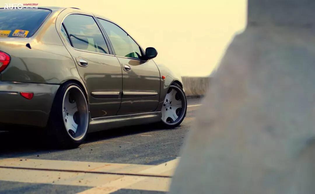 02年日产风度a33价格,02年日产风度a33驾驶体验