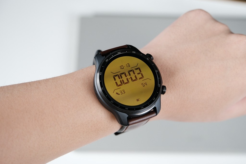 ticwatchprox充电,最全能的智能手表ticwatchprox