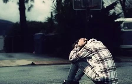 抑郁症双相情感障碍最好治疗方法,抑郁症按双相情感障碍治疗会怎样