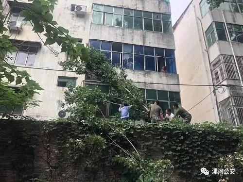 我为群众办实事｜“走实”又“走心”，看暖心警察蜀黍上线~