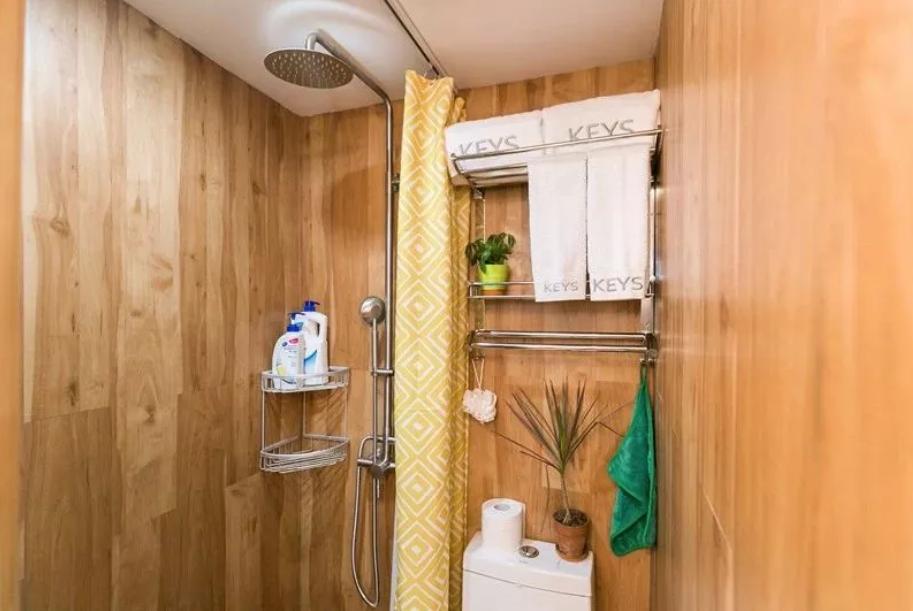 设计师24小时体验18平蜗居,10平米出租屋一个人的生活