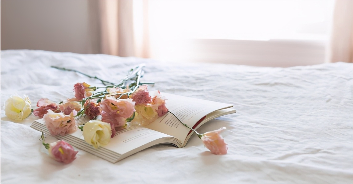 故事:参加晚宴遇见帅上司的母亲,他牵起我手介绍“这是我女友”