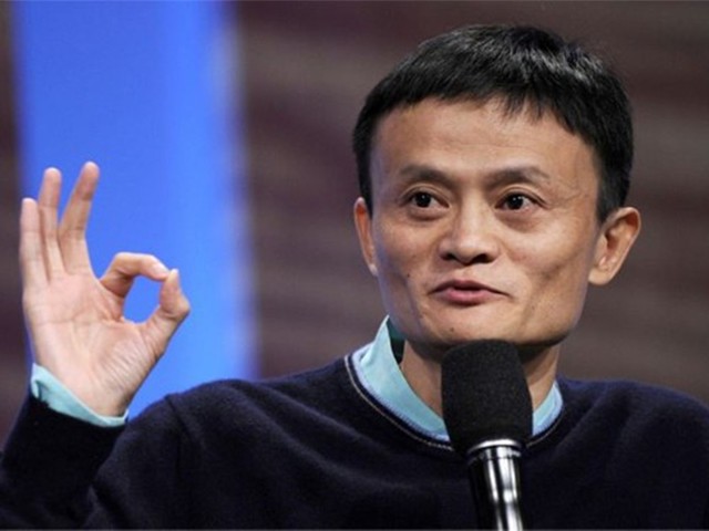 马云推销被公务员拒绝，20年后马云成首富，网友：当年那位老爷呢