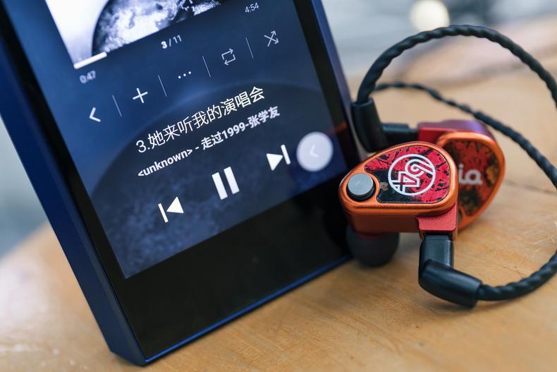 艾利和sp1000mgold开箱,艾利和1000m测评