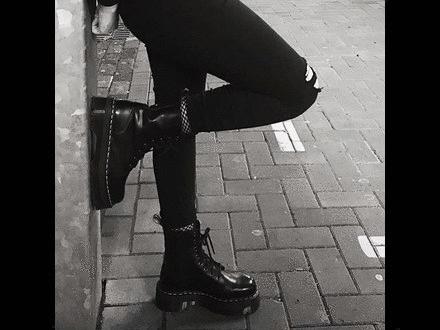 不老气不笨重的马丁靴,马丁靴酷辣风小个子